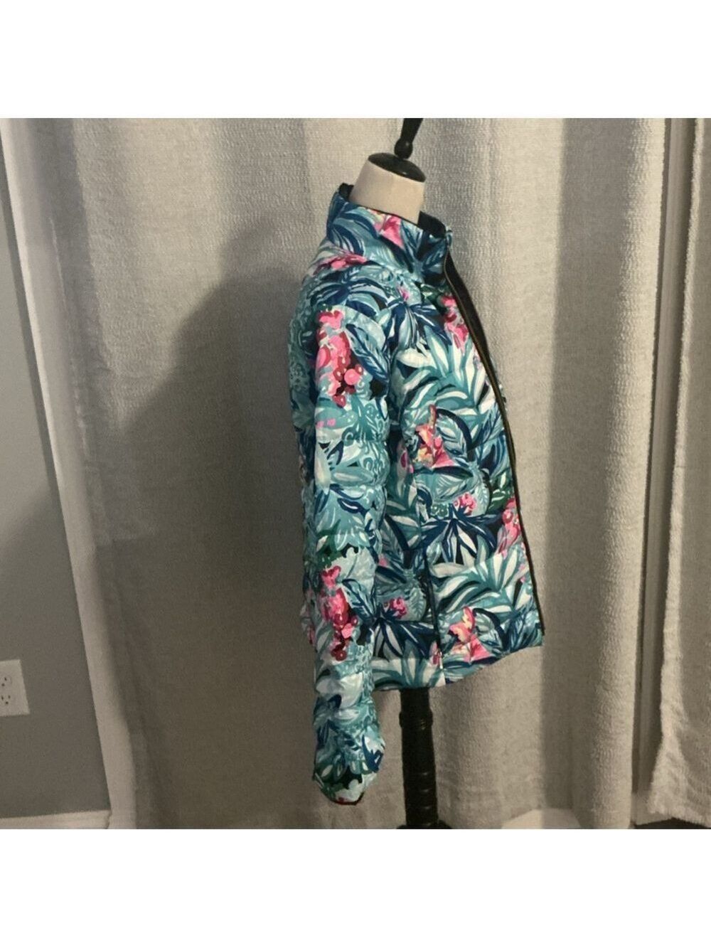 Lily Pulitzer Marley Reversible Puffer Jacket - Picture 11 of 14